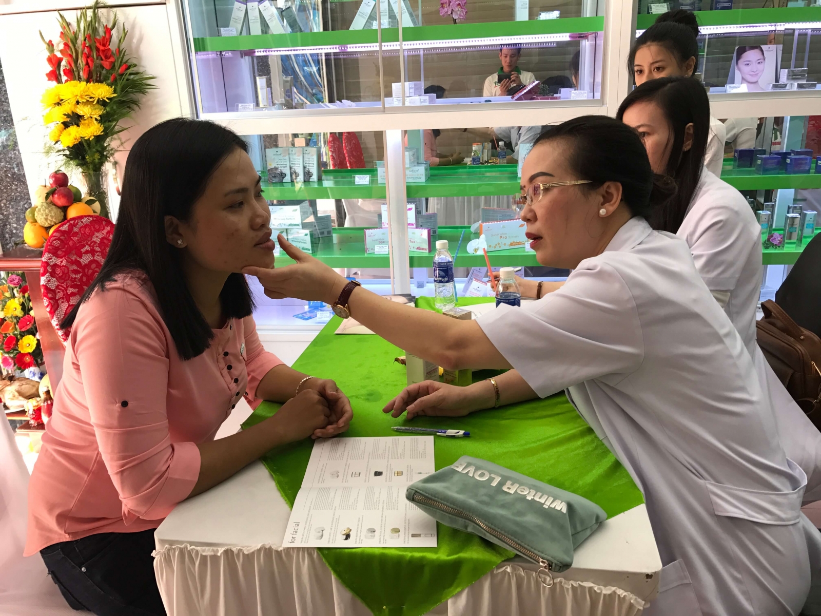 Mở rộng phục vụ phái đẹp khu vực miền Tây Nam Bộ, Mai Hân Beauty chính thức khai trương showroom An Giang Mở rộng phục vụ phái đẹp khu vực miền Tây Nam Bộ, Mai Hân Beauty chính thức khai trương showroom An Giang