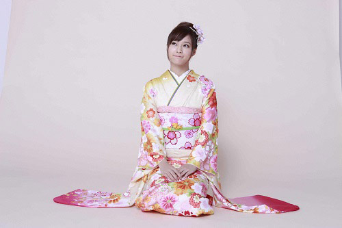 [Image: c%C3%B4-gai-nhat.jpg]