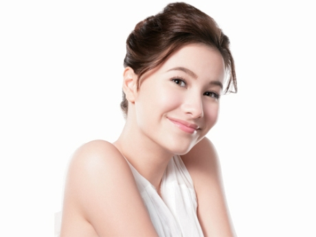 Vẻ đẹp rạng rỡ với kem trị sẹo rau má