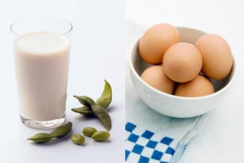 Kem dưỡng thể tự chế bằng sữa và trứng gà lành tính, không gây kích ứng da