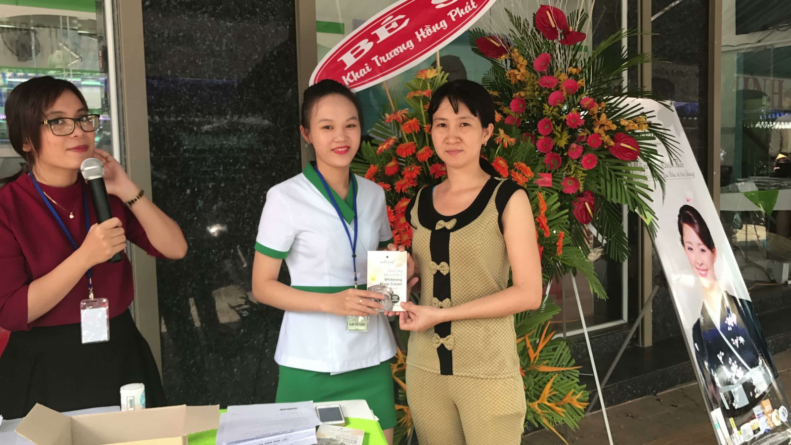 Mở rộng phục vụ phái đẹp khu vực miền Tây Nam Bộ, Mai Hân Beauty chính thức khai trương showroom An Giang Mở rộng phục vụ phái đẹp khu vực miền Tây Nam Bộ, Mai Hân Beauty chính thức khai trương showroom An Giang