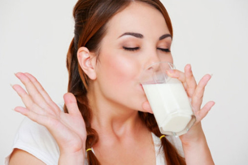 Uống sữa tươi không đường có đẹp da không?