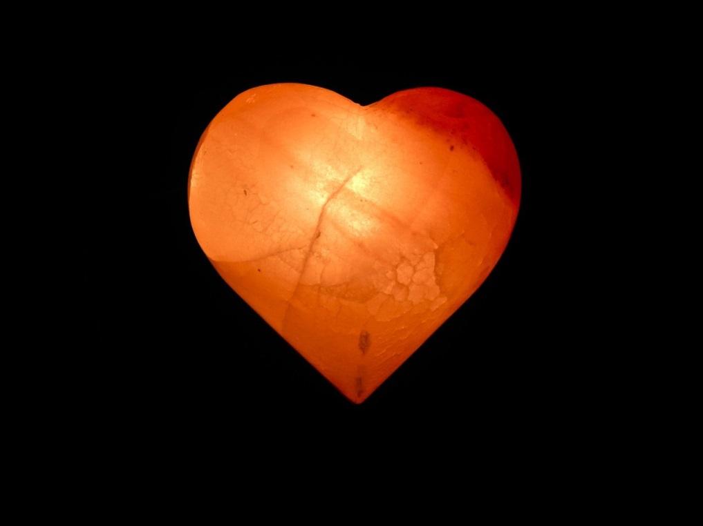 “Siêu phẩm” tẩy tế bào chết, massage body lần đầu tiên xuất hiện trên thị trường: Viên đá muối trái tim Love Stone - Hàng chỉ tặng, không bán hình ảnh 2